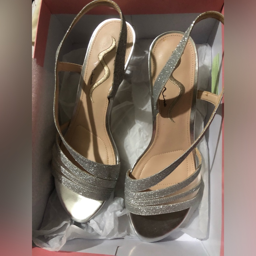 Silver glitter heels 👠